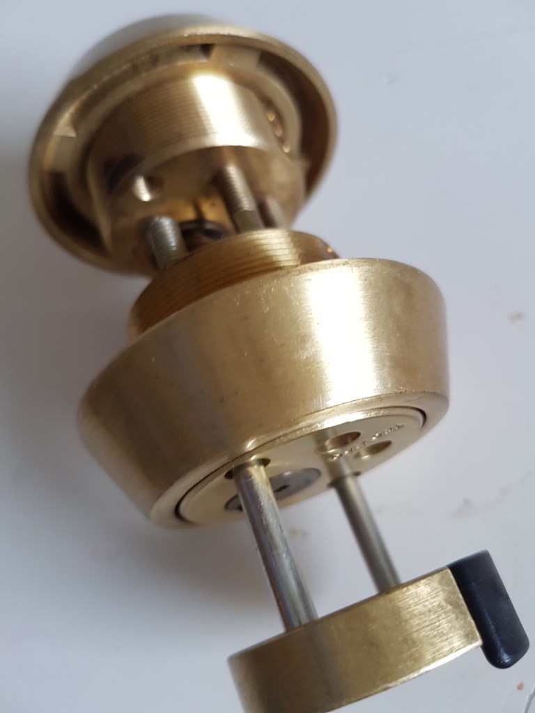 Hvordan demonterer jeg denne låsesylinderen? - 20180501_143703.jpg - JonB