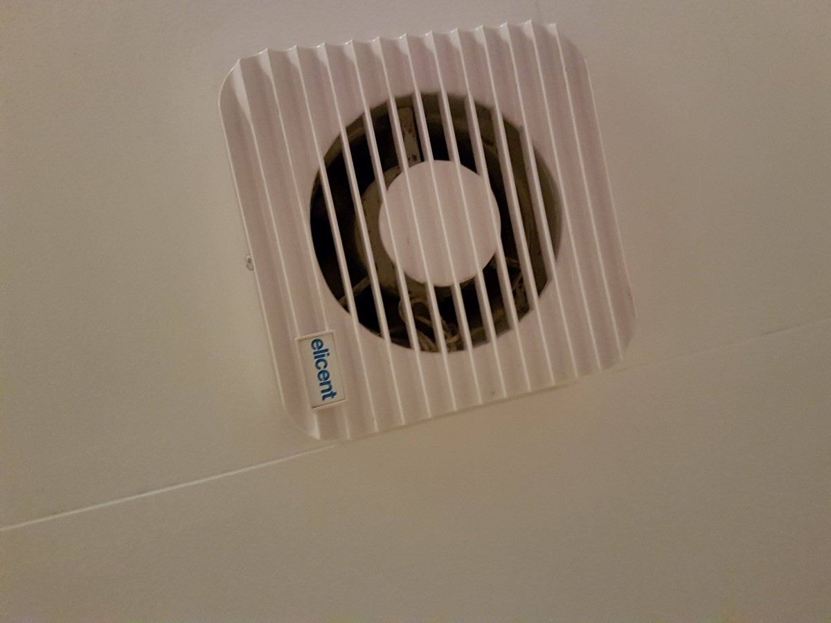 Baderomsvifte med snor Baderomsvifte med snor